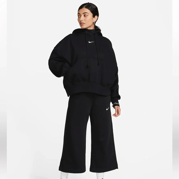 Nike Women's Sportswear Phoenix Fleece High-Waisted Cropped Wide Leg Sweatpants - Picture 4 of 9